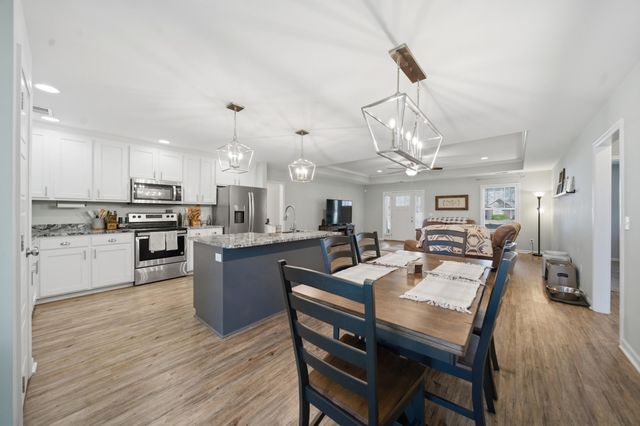 1 Dellwood Lane, Wedgefield, SC 29168