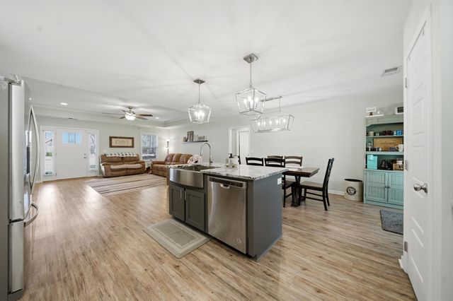 1 Dellwood Lane, Wedgefield, SC 29168