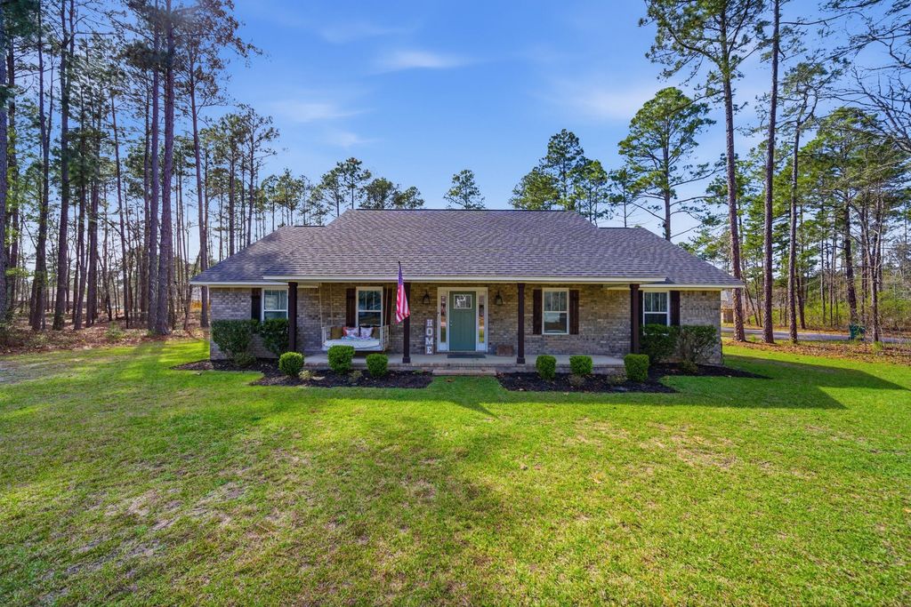 1 Dellwood Lane, Wedgefield, SC 29168