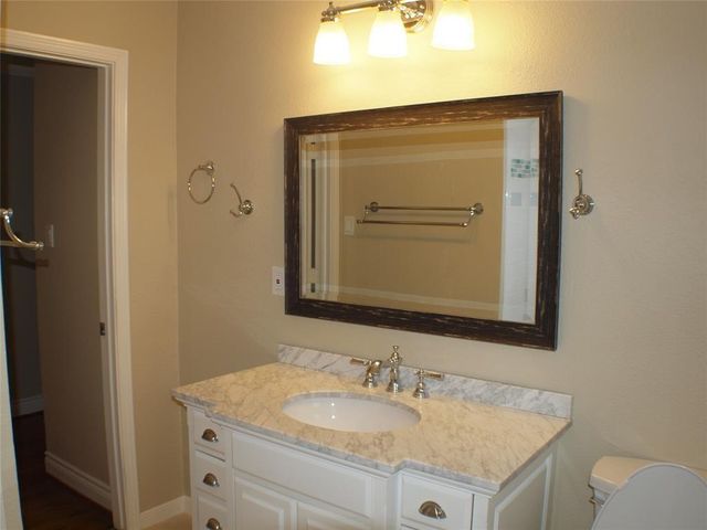 3010 Castlewood Street, Houston, TX 77025