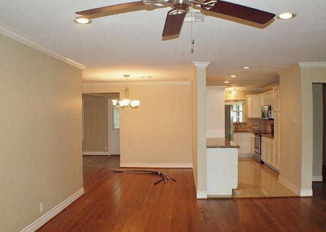 3010 Castlewood Street, Houston, TX 77025