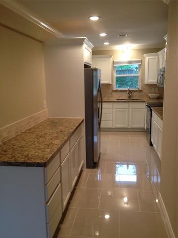 3010 Castlewood Street, Houston, TX 77025