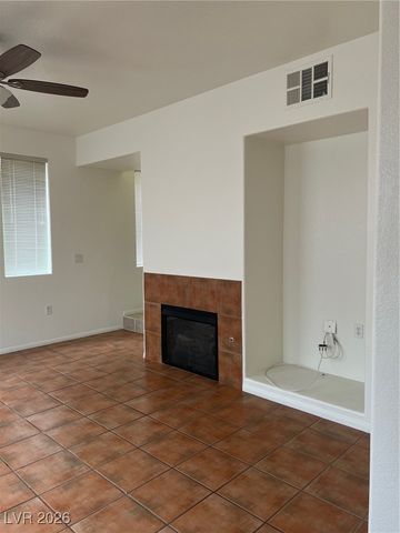 10201 Deerfield Beach Avenue 101, Las Vegas, NV 89129