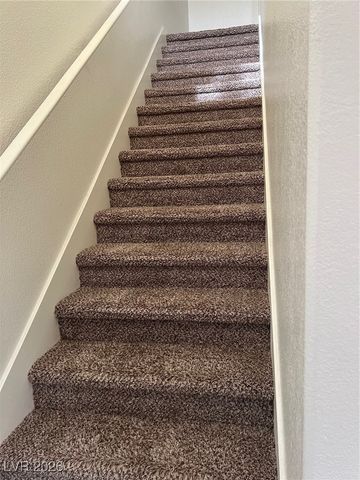 10201 Deerfield Beach Avenue 101, Las Vegas, NV 89129