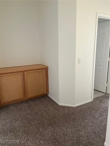 10201 Deerfield Beach Avenue 101, Las Vegas, NV 89129