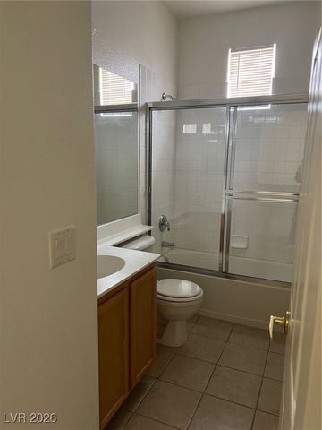 10201 Deerfield Beach Avenue 101, Las Vegas, NV 89129