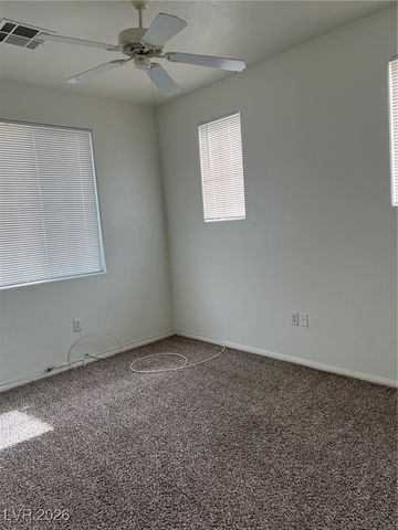 10201 Deerfield Beach Avenue 101, Las Vegas, NV 89129