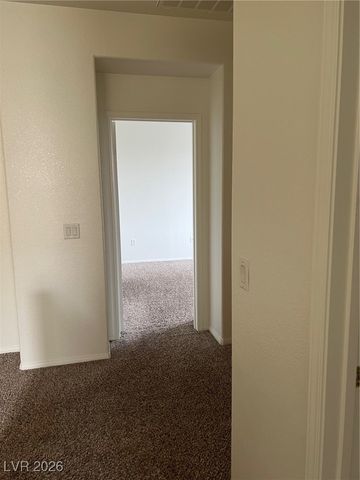 10201 Deerfield Beach Avenue 101, Las Vegas, NV 89129