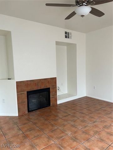 10201 Deerfield Beach Avenue 101, Las Vegas, NV 89129