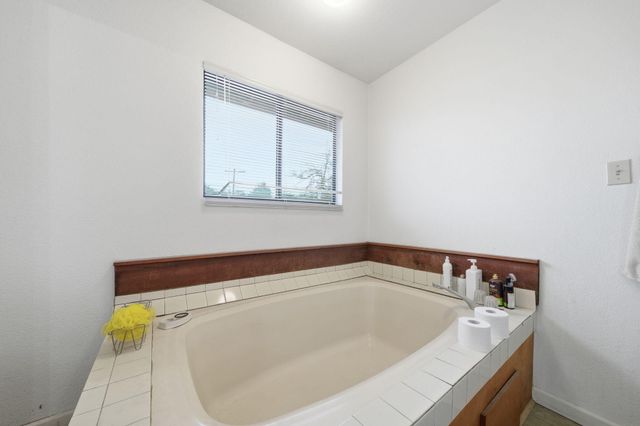 1450 Greenback Lane, Redding, CA 96003