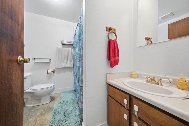 1450 Greenback Lane, Redding, CA 96003