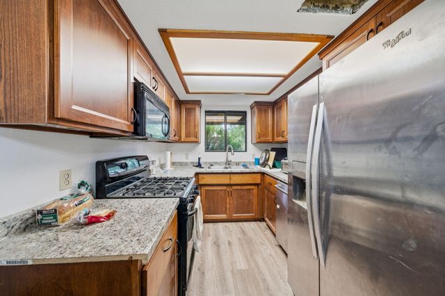 1450 Greenback Lane, Redding, CA 96003