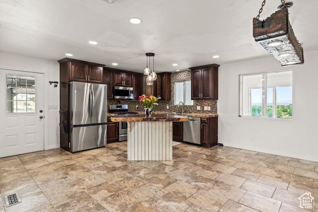 225 S 300 W, Redmond, UT 84652