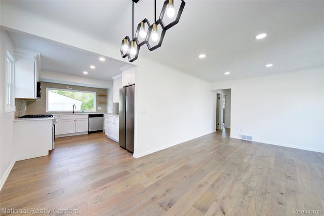 35623 Minton Street, Livonia, MI 48150