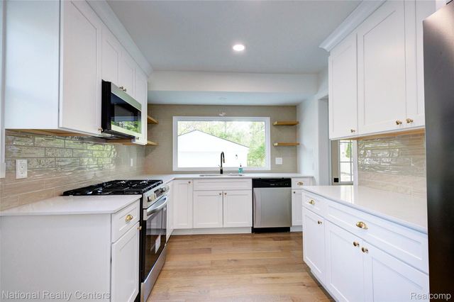 35623 Minton Street, Livonia, MI 48150