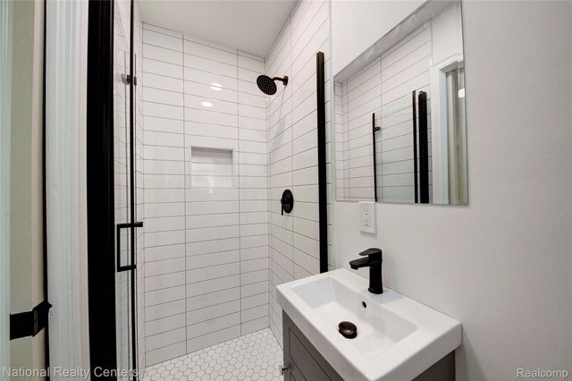 35623 Minton Street, Livonia, MI 48150