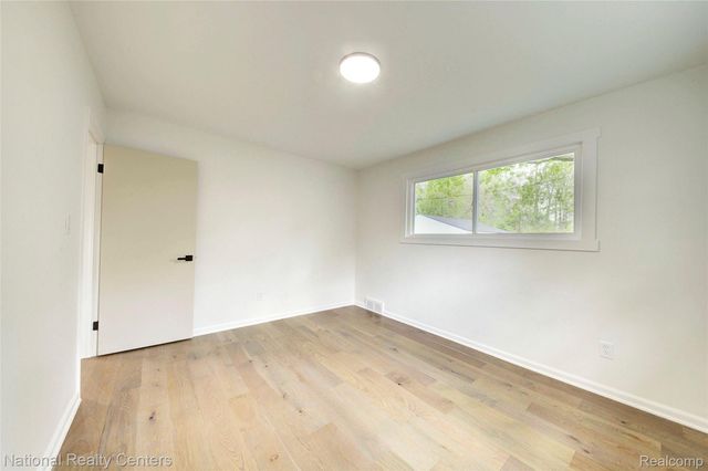 35623 Minton Street, Livonia, MI 48150