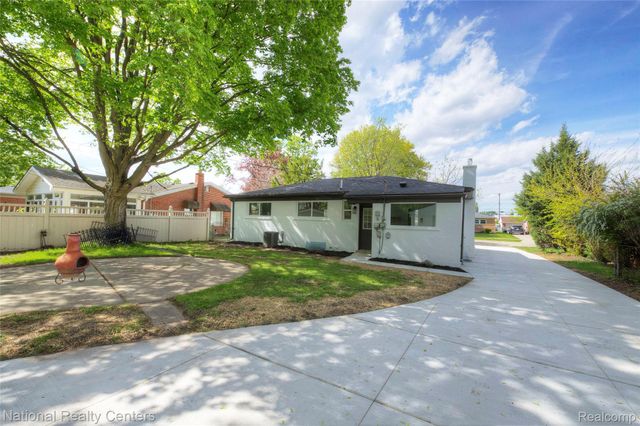 35623 Minton Street, Livonia, MI 48150