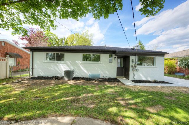 35623 Minton Street, Livonia, MI 48150