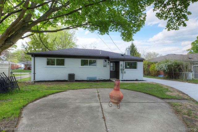 35623 Minton Street, Livonia, MI 48150