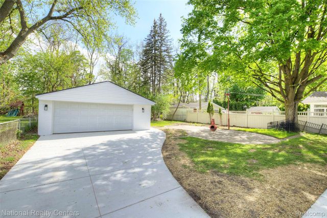 35623 Minton Street, Livonia, MI 48150