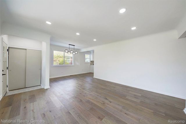 35623 Minton Street, Livonia, MI 48150