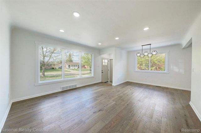 35623 Minton Street, Livonia, MI 48150