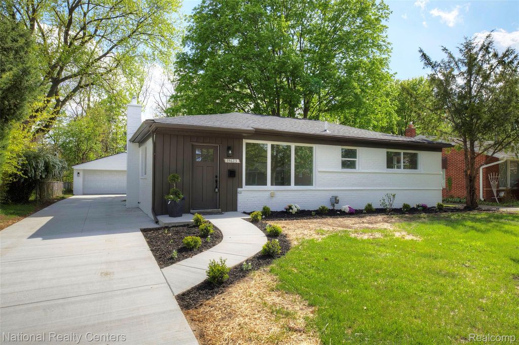 35623 Minton Street, Livonia, MI 48150