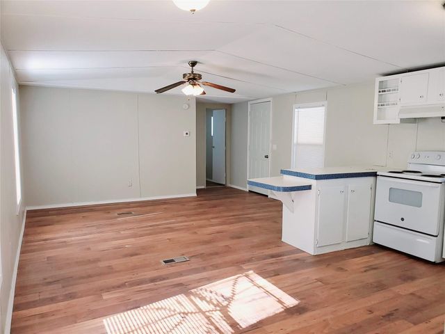 401 S Woodson Street 5, Willis, TX 77378