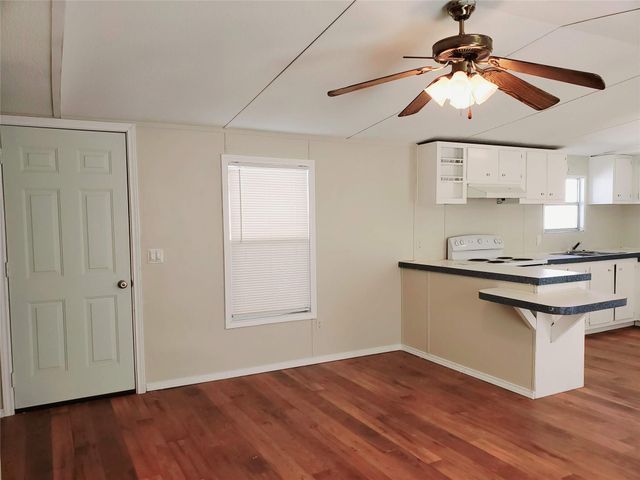 401 S Woodson Street 5, Willis, TX 77378