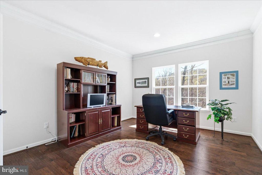 Image 12 of property listing at 9807 ACCIPITER CT, New Market, MD 21774