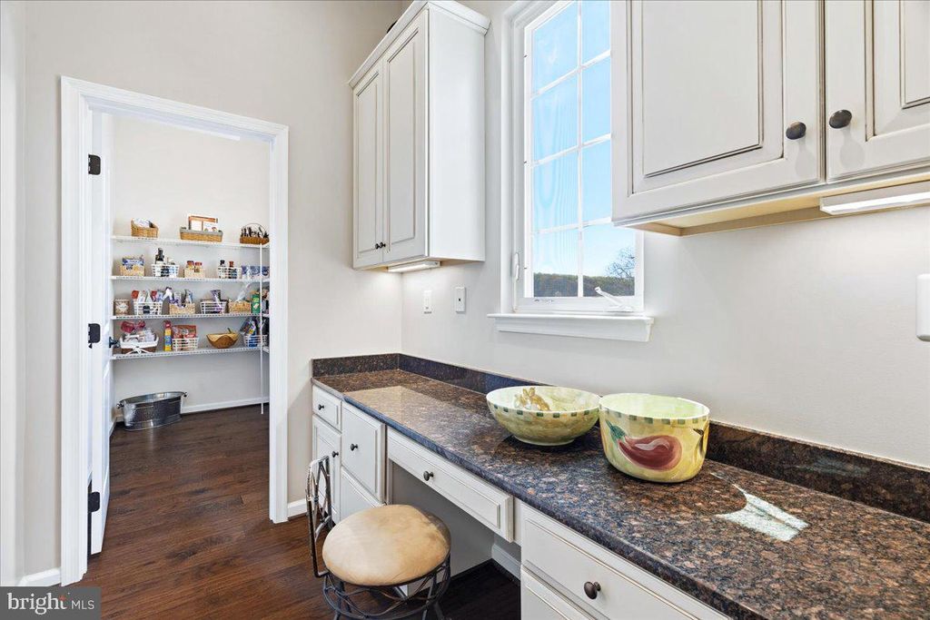 Image 22 of property listing at 9807 ACCIPITER CT, New Market, MD 21774