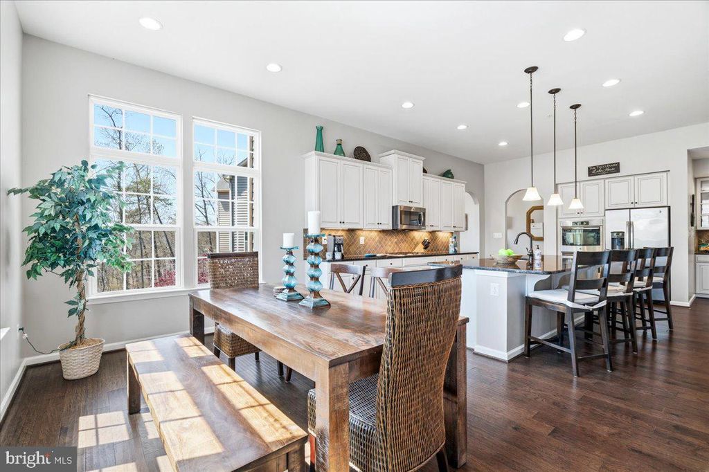 Image 25 of property listing at 9807 ACCIPITER CT, New Market, MD 21774