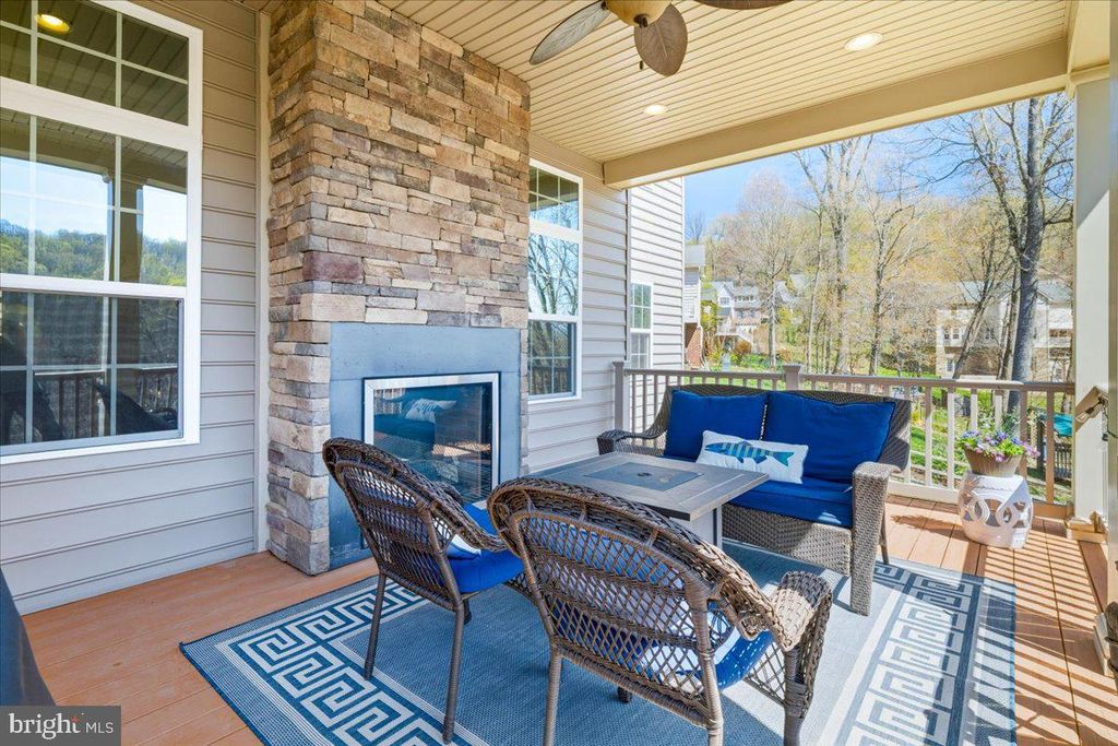 Image 26 of property listing at 9807 ACCIPITER CT, New Market, MD 21774