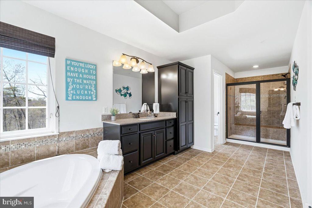 Image 37 of property listing at 9807 ACCIPITER CT, New Market, MD 21774