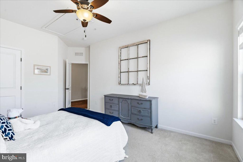 Image 42 of property listing at 9807 ACCIPITER CT, New Market, MD 21774