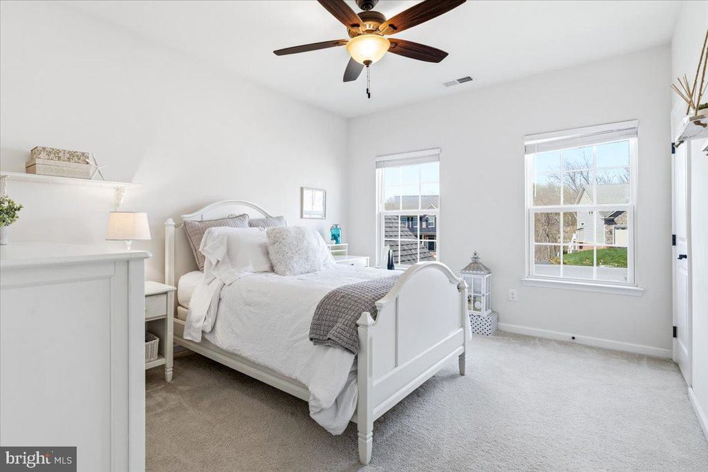 Image 44 of property listing at 9807 ACCIPITER CT, New Market, MD 21774