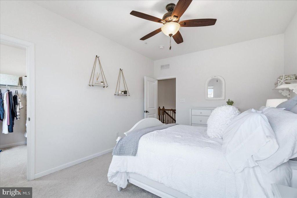 Image 45 of property listing at 9807 ACCIPITER CT, New Market, MD 21774