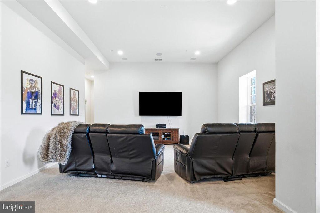 Image 49 of property listing at 9807 ACCIPITER CT, New Market, MD 21774