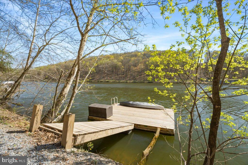 Image 55 of property listing at 9807 ACCIPITER CT, New Market, MD 21774