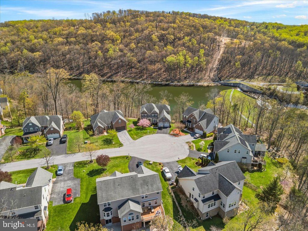 Image 58 of property listing at 9807 ACCIPITER CT, New Market, MD 21774