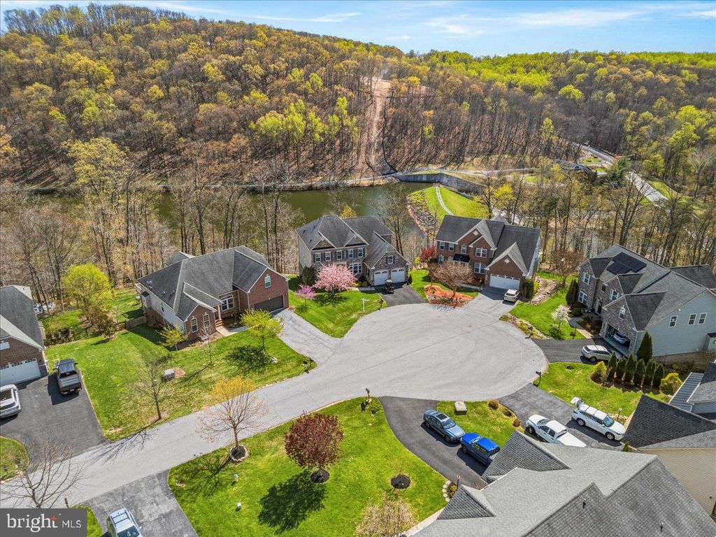 Image 59 of property listing at 9807 ACCIPITER CT, New Market, MD 21774