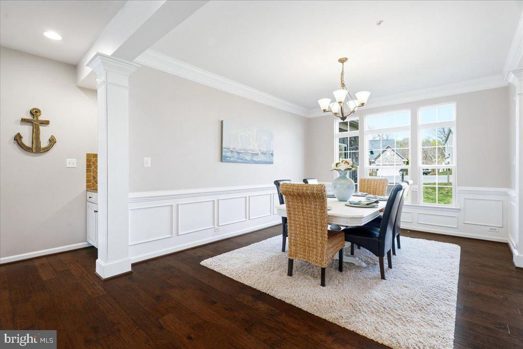 Image 6 of property listing at 9807 ACCIPITER CT, New Market, MD 21774