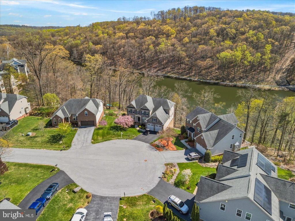 Image 60 of property listing at 9807 ACCIPITER CT, New Market, MD 21774