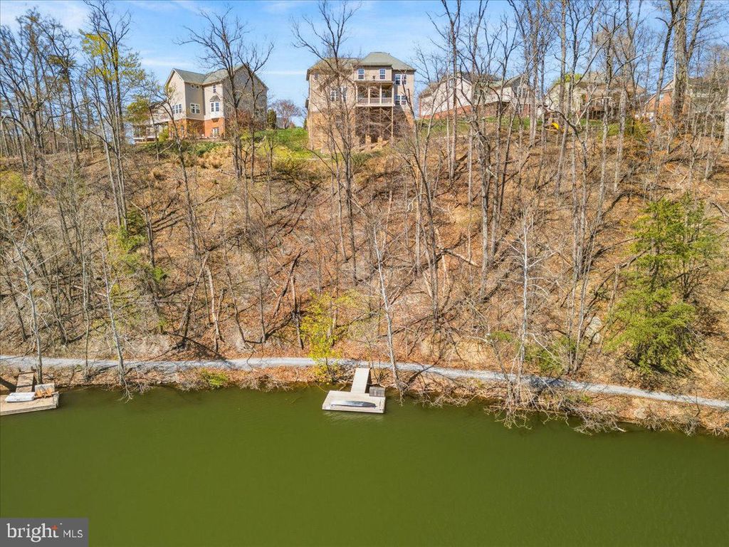 Image 64 of property listing at 9807 ACCIPITER CT, New Market, MD 21774