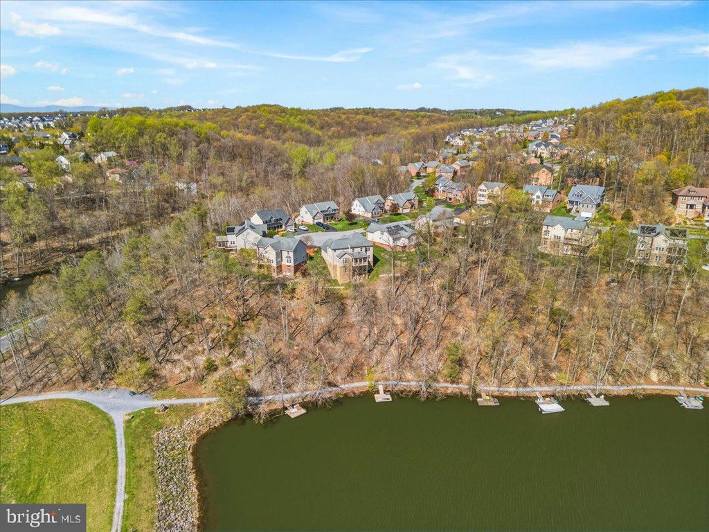 Image 66 of property listing at 9807 ACCIPITER CT, New Market, MD 21774