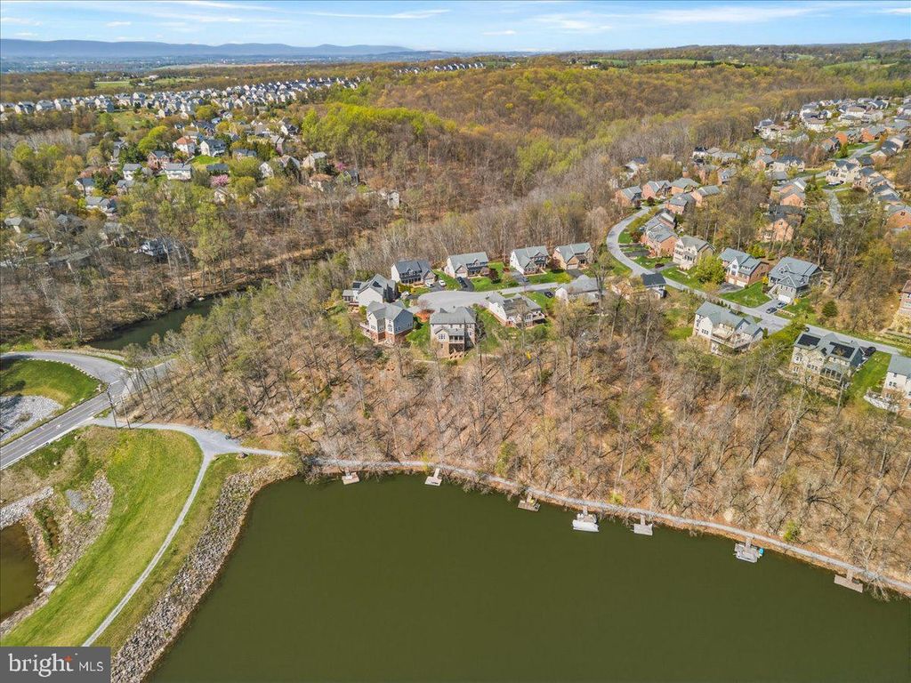 Image 67 of property listing at 9807 ACCIPITER CT, New Market, MD 21774