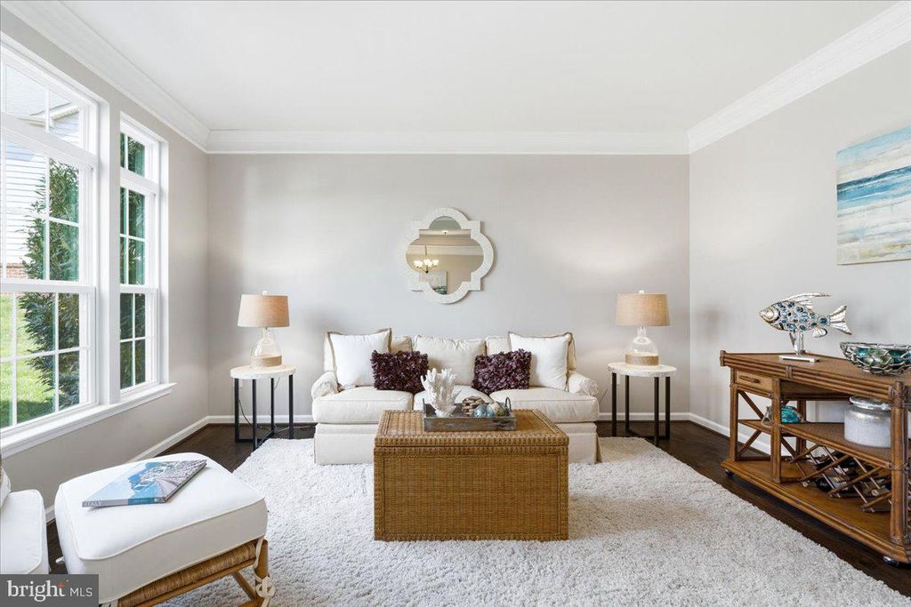 Image 9 of property listing at 9807 ACCIPITER CT, New Market, MD 21774