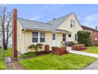 133 Sw 2ND St, Troutdale, OR 97060