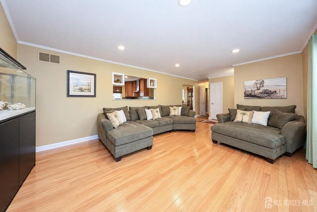 987 Bennetts Mills Road, Jackson, NJ 08527